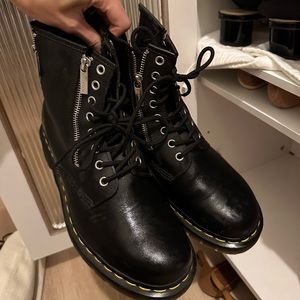 Dr. Martens 1460 Zipper Boots